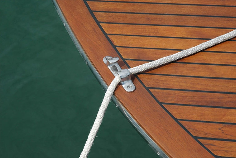 bow chock fair lead line cleat usage